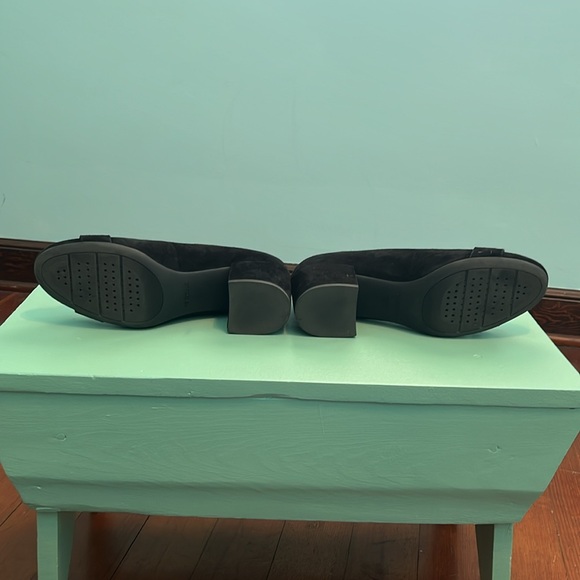 Geox Respira Black Suede Pumps with Block Heel - Picture 3 of 9